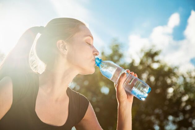  Håll koll på hur mycket vatten du dricker i värmen!