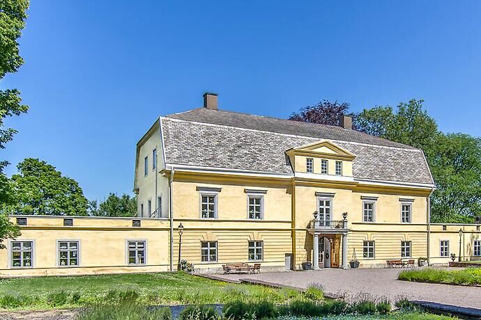 Hönsäters slott, Kinnekulle, Östergötland.