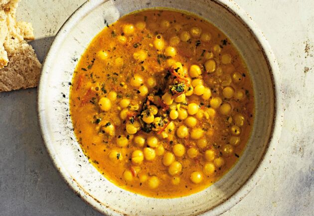  God och nyttig soppa med gula ärtor som bas. 