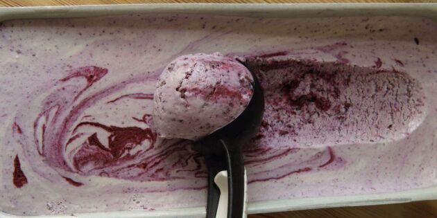 Hemgjord blåbärsglass – på bara 3 ingredienser