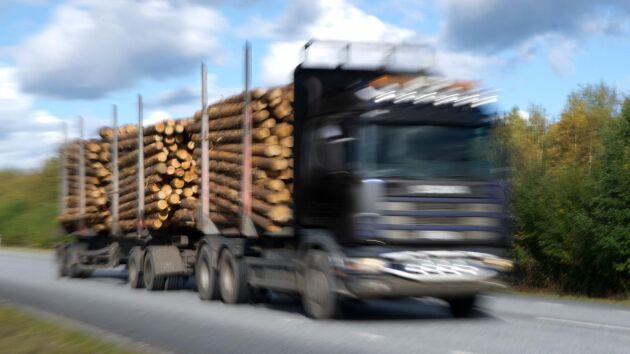  Ytterligare 84 mil statlig väg i Norrbotten och Västerbotten har öppnats för lastbilar på upp till 74 ton.