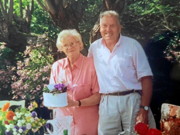  Julias farmor och farfar, Esther och Nils-Erik Engdahl var blomsterproffs.
