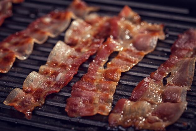  Ica tar hem förädlingen av sitt svenska bacon. 