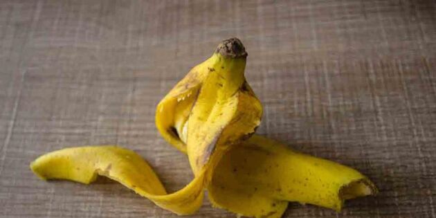 Städa med mat – bananskal bra för skinnklädsel
