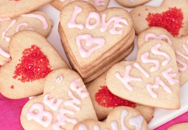  Skriv ett gulligt meddelande till din älskling på dessa söta små kakor.