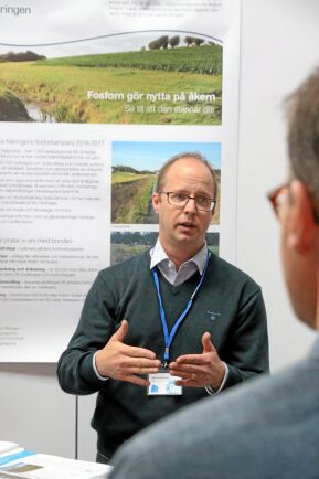  Markus Hoffman är expert på vatten och växtnäring på LRF. Han är kritisk till hur hanteringen kring bevattningsfrågor hanteras av stat och myndigheter,