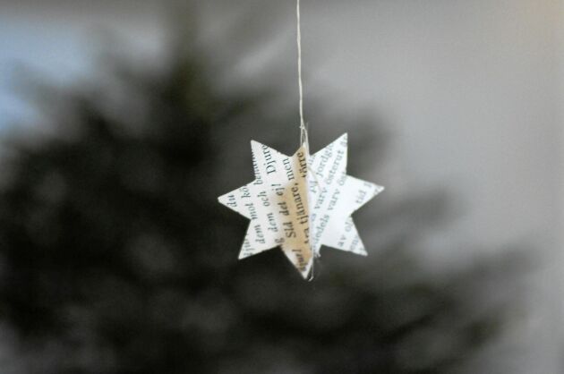  En hemgjord fin liten pappersstjärna, se länk till beskrivningen nedanför.