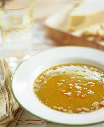  Ingen fara. Trots rapporter om hårdkokta gula ärtor är soppan inte i fara.