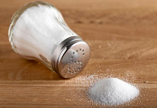  Att spilla salt skulle betyda otur har ekonomiska förklaringar. 