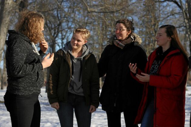  Många går med i Lottakåren. Här är fyra medlemmar: Nellie Velander, Matilda Eriksson, Åsa Halén och Deboria Ericson Bednarz.