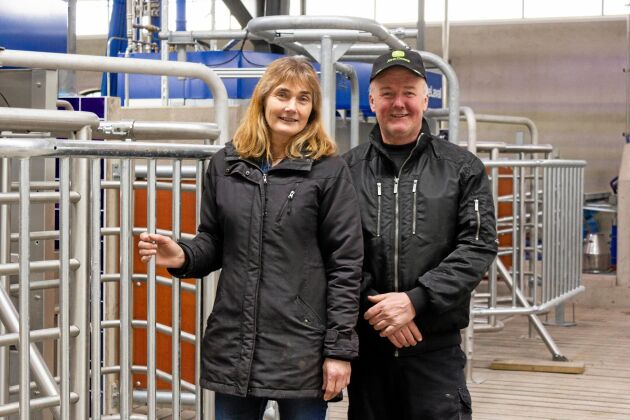 Carl- Gustav Karlsson och Gunilla Karlsson tilldelas i år guldmedaljen för att ha levererat felfri mjölk i 23 års tid.