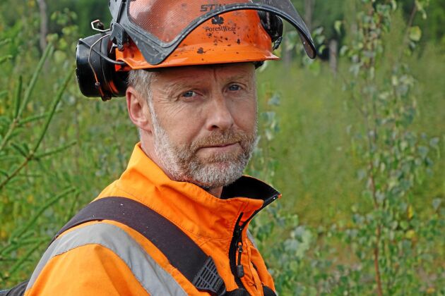 Efter plantering är röjningen den viktigaste skogsvårdsåtgärden, menar Torbjörn Borensved från Lammhult i Småland. ”Jag anser att skötseln är lika viktig för tillväxten som plantval.” 