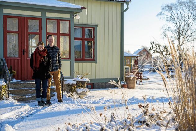  Hugo Nigran och Josefin Fredriksson var bara 22 och 20 år gamla när de köpte sitt drömhus i Granby, nära Vadstena. 